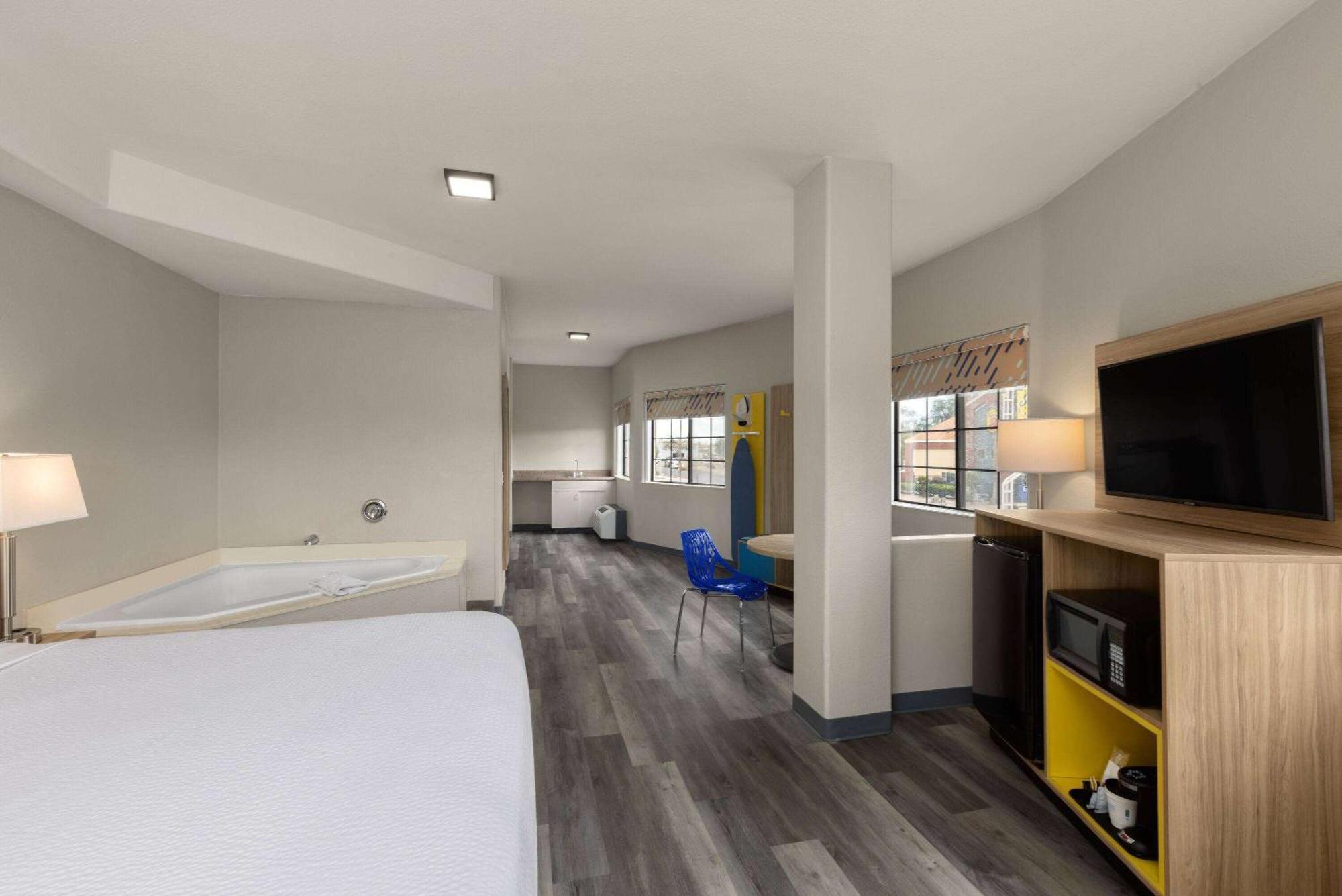 Days Inn & Suites By Wyndham Tucson/Marana Extérieur photo
