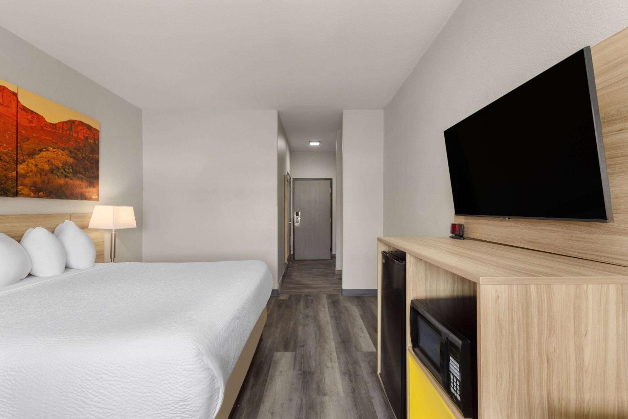 Days Inn & Suites By Wyndham Tucson/Marana Extérieur photo